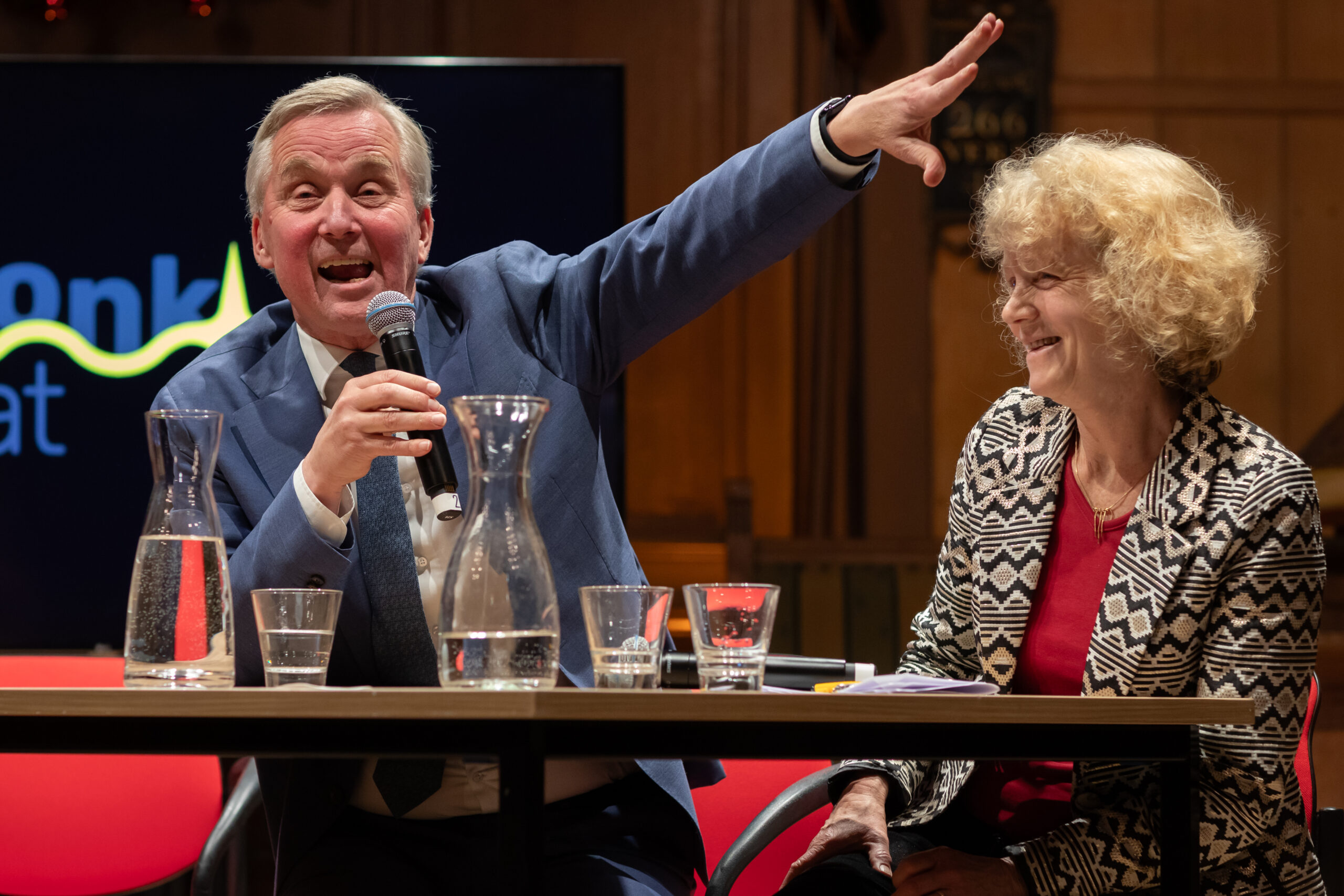 #16; Verslag: Wat is de impact van (online) bedreigen van bestuurders op onze democratie?